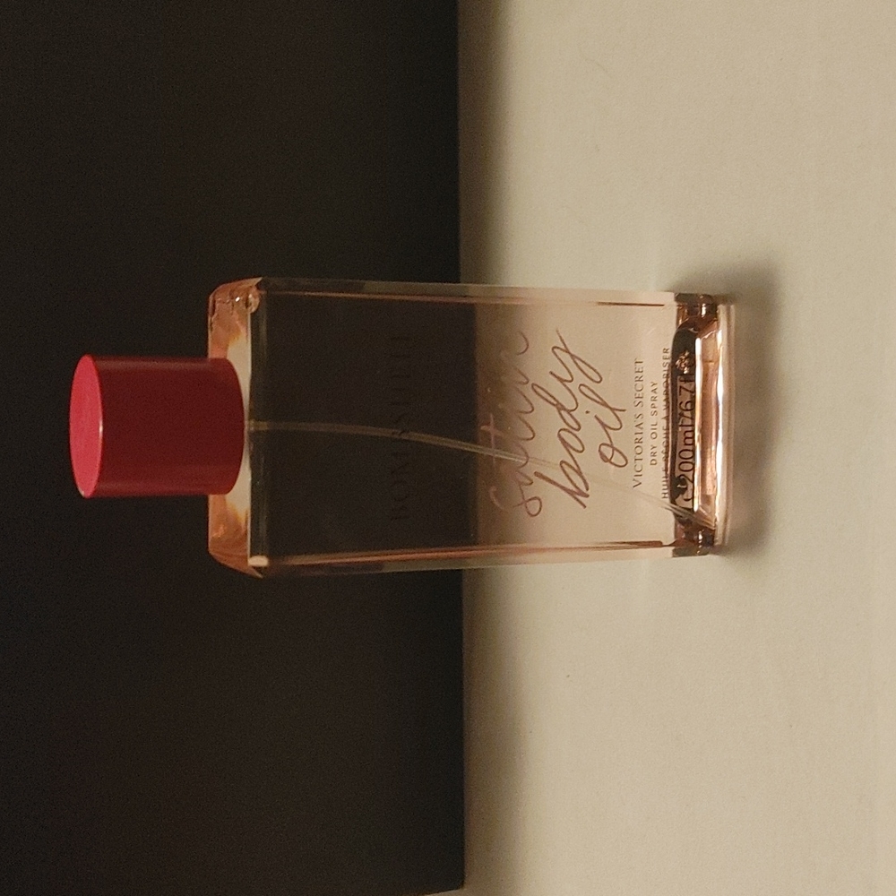Victoria's Secret Bombshell dry oil spray - NEW